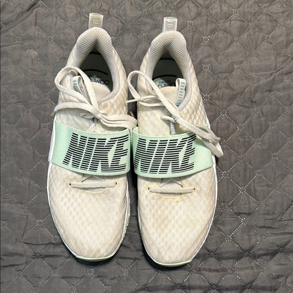 Nike White and Mint Green Sneakers